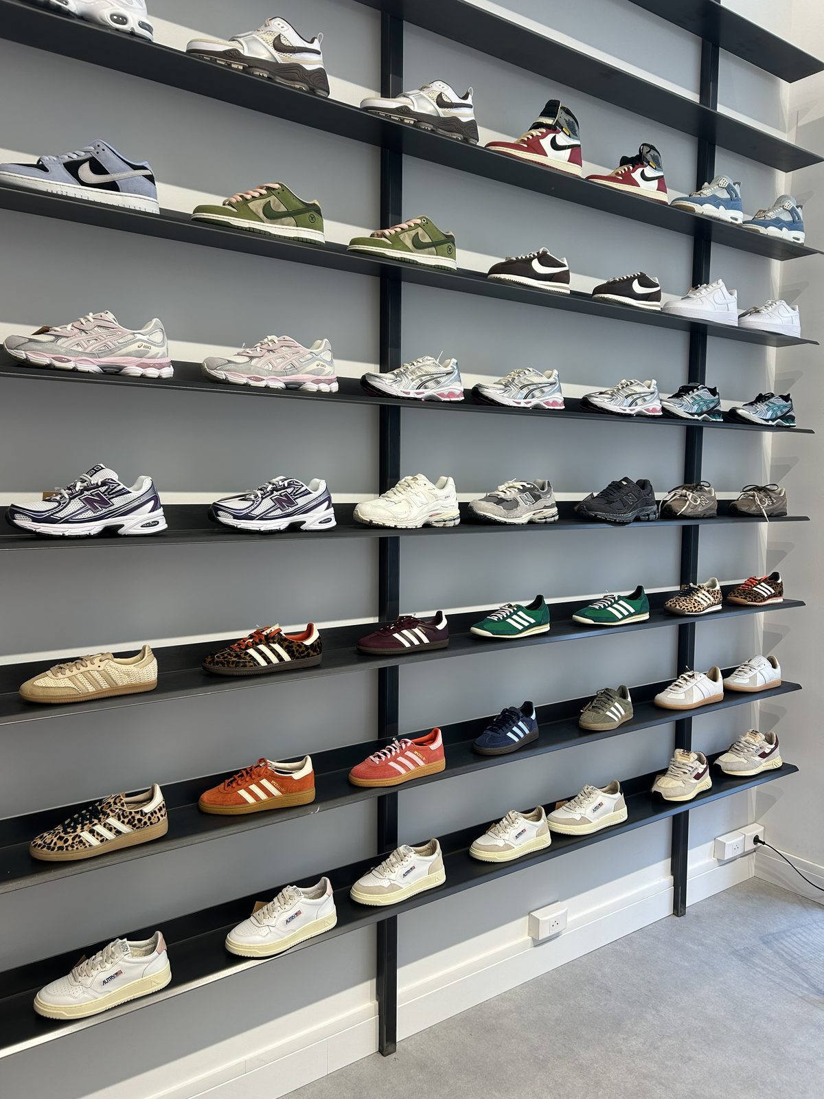 Sélection de sneakers neuves chez Select by Thibaud à Vichy